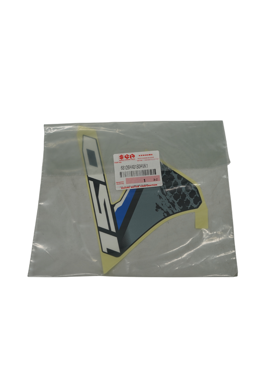 calcomanía Inferior Tapa Tanque "150" Izquierda Para Suzuki DR 150 2027 ABS Blanca Carburada