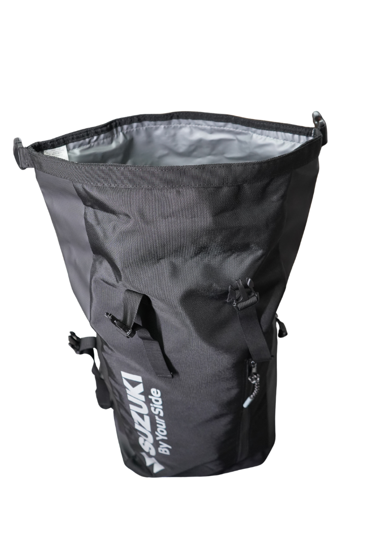 Cargue la imagen en el visor de la galería, Bolso Impermeable Suzuki Color Negro
