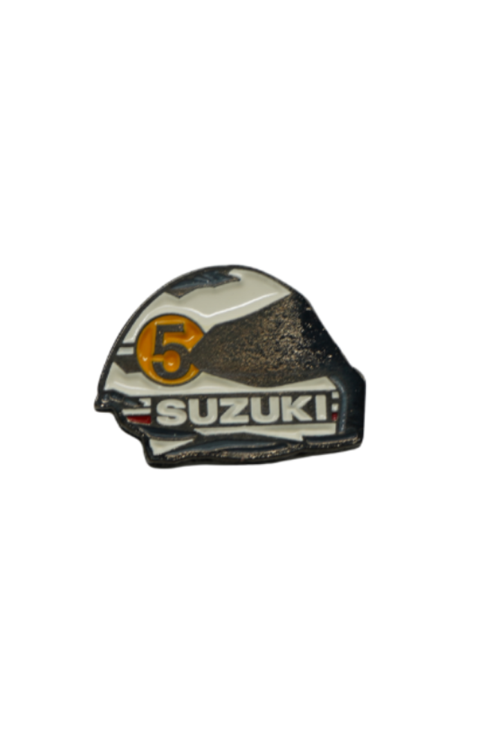Cargue la imagen en el visor de la galería, Pin Suzuki Casco LEGEND
