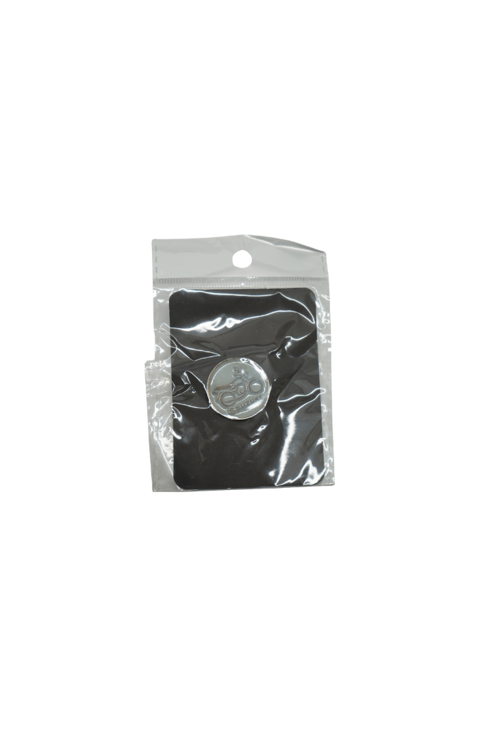 Cargue la imagen en el visor de la galería, Pin Suzuki AX4 Plata
